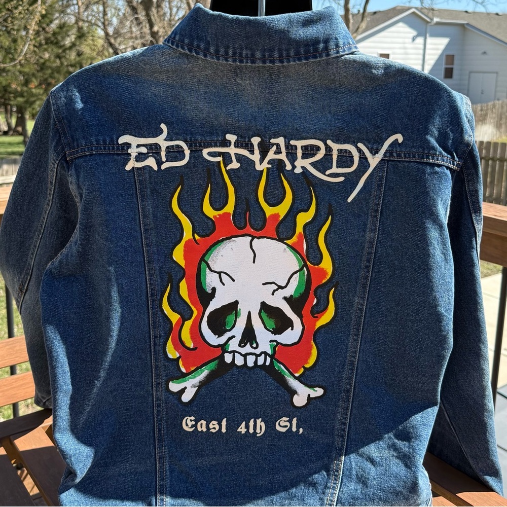 Ed Hardy Skull Blue Wash
Denim Jacket Size: XL